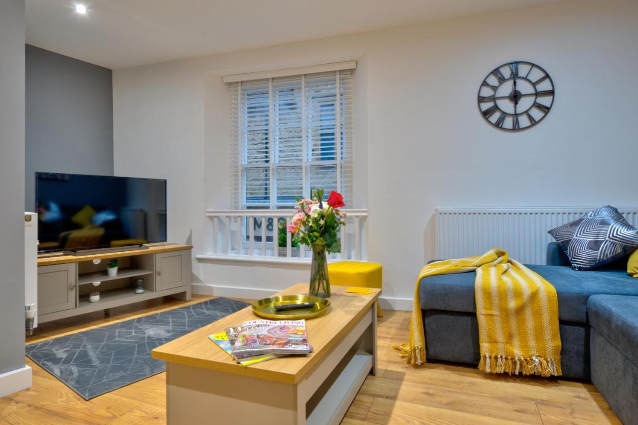Central Stamford Retreat - Stylish 2-Bed Apartment & Parking Exteriér fotografie