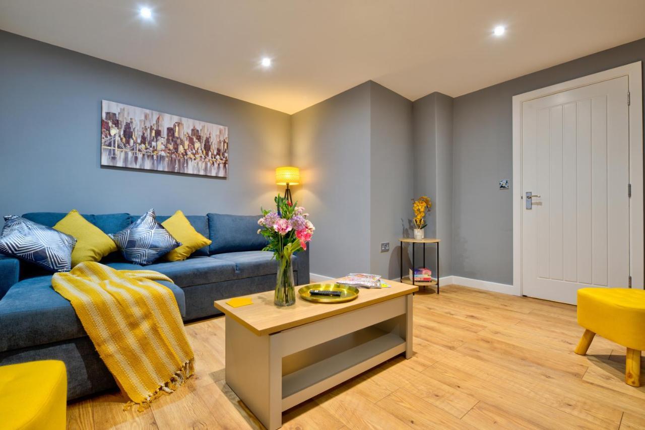 Central Stamford Retreat - Stylish 2-Bed Apartment & Parking Exteriér fotografie