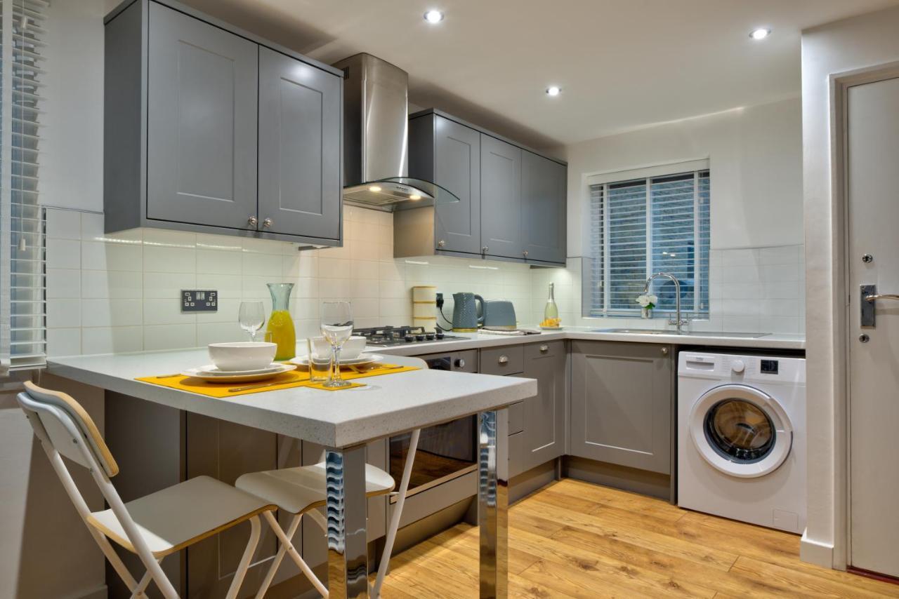 Central Stamford Retreat - Stylish 2-Bed Apartment & Parking Exteriér fotografie