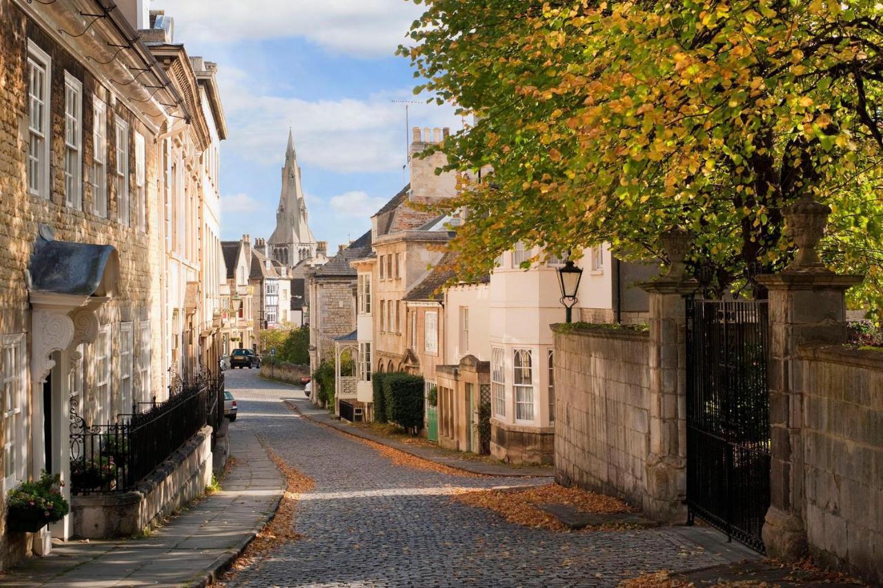 Central Stamford Retreat - Stylish 2-Bed Apartment & Parking Exteriér fotografie
